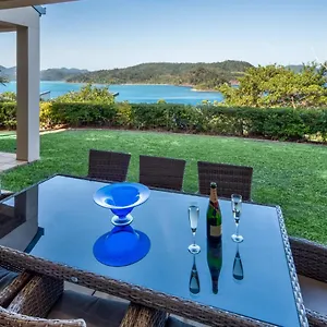 La Bella Waters 1 Wide Reaching Ocean Views And Buggy Hamilton Island